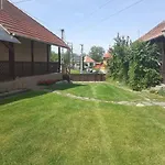 Biro-udvar Vendeghaz Apartment