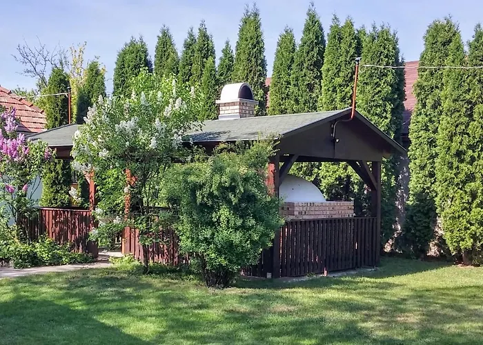 Biro-udvar Vendeghaz Apartament *